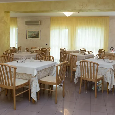 Parthenius Hotel *